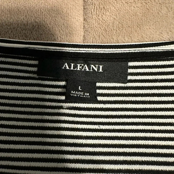 Alfani Striped Blouse Size Large Black White Bell Sleeves - Picture 2 of 8